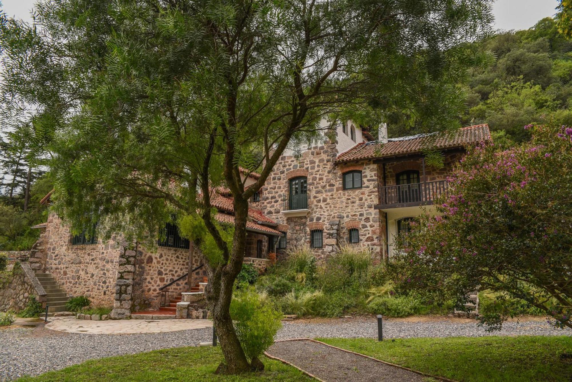 Отель Casa Toledo Ла-Кумбре Экстерьер фото
