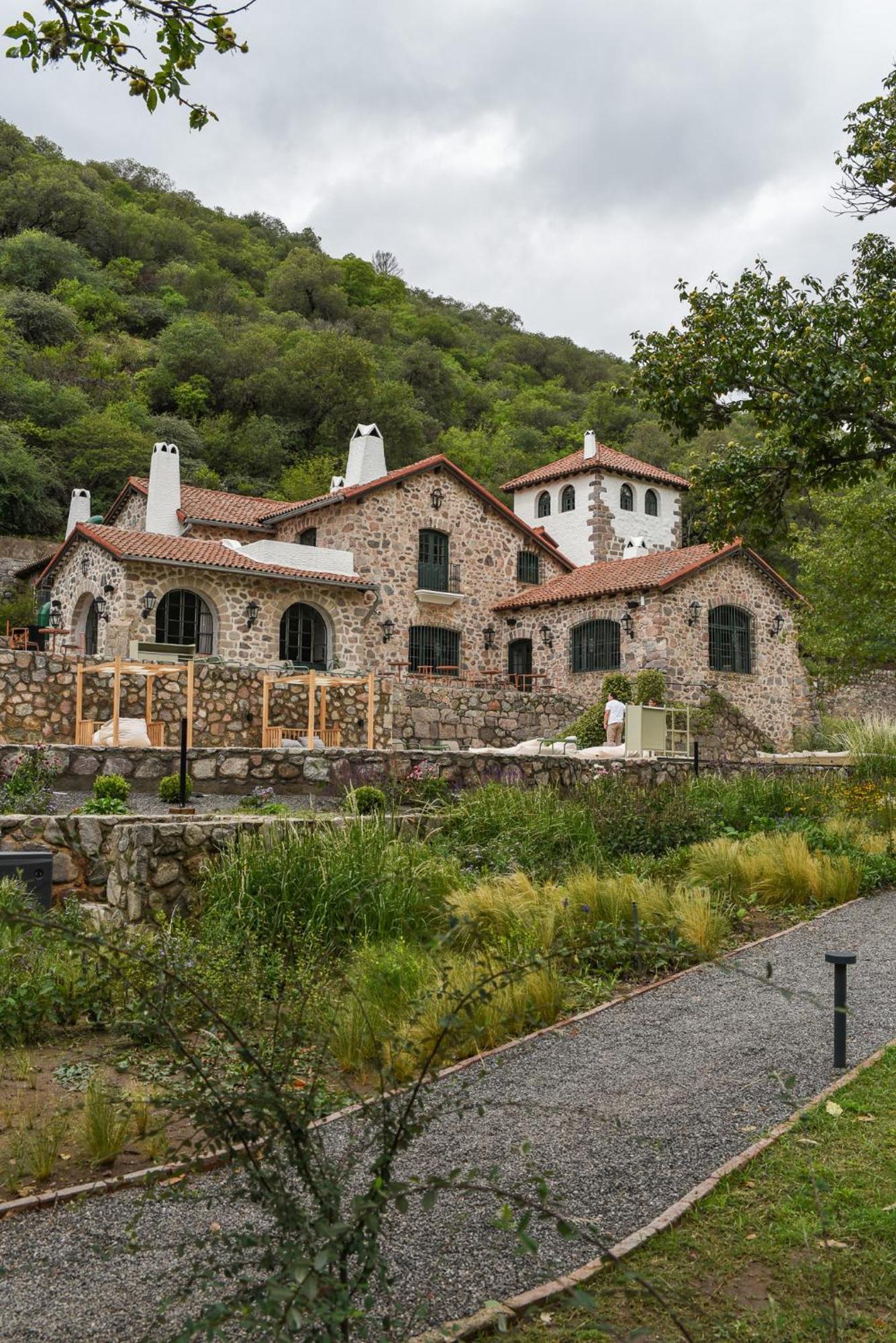Отель Casa Toledo Ла-Кумбре Экстерьер фото